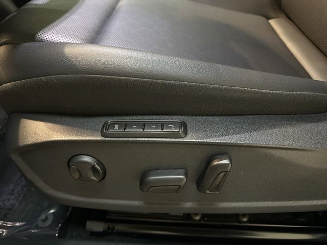 Certified 2021 Volkswagen ID.4 Pro S w/ Gradient Package image 15