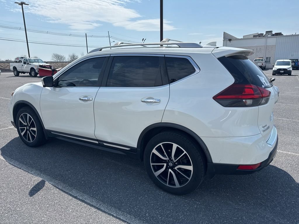 Used 2018 Nissan Rogue SL w/ Premium Package image 3