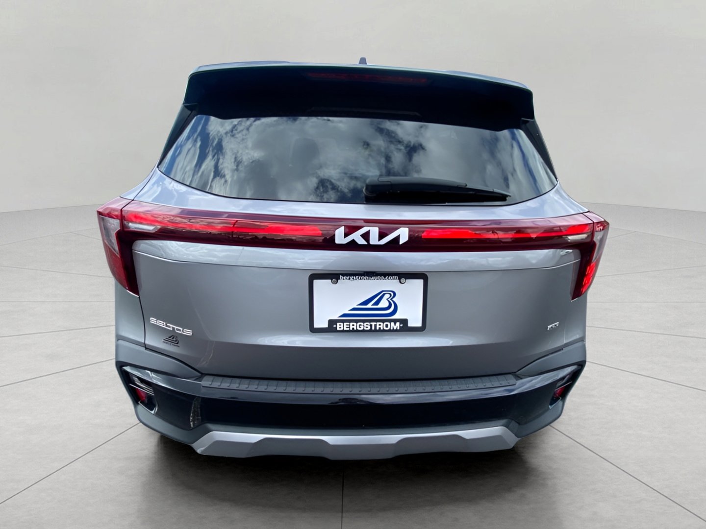 Used 2024 Kia Seltos SX w/ SX Sunroof Package AWD/4WD image 17