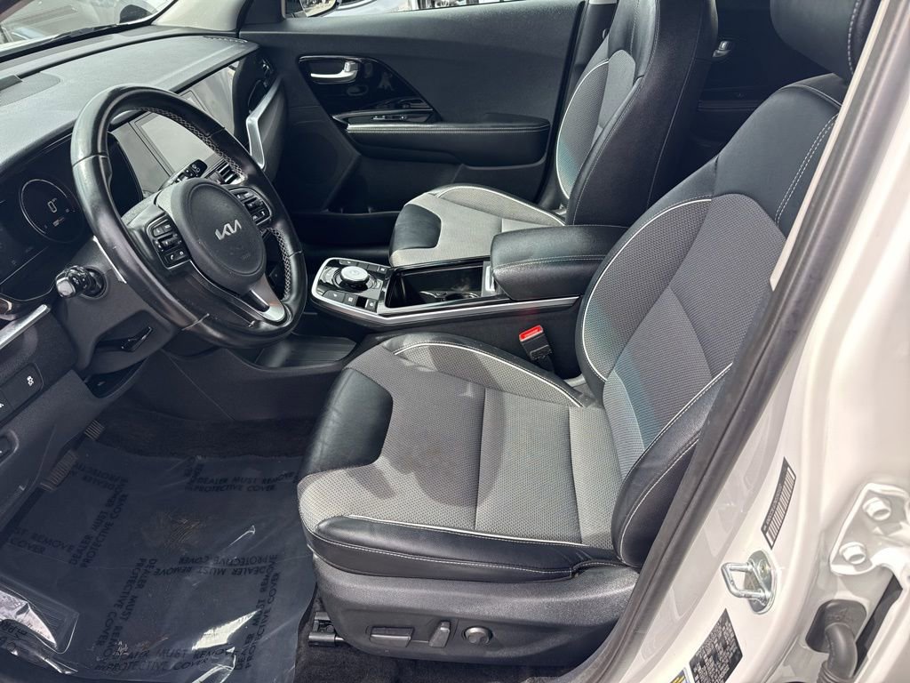 Used 2022 Kia Niro EX image 14
