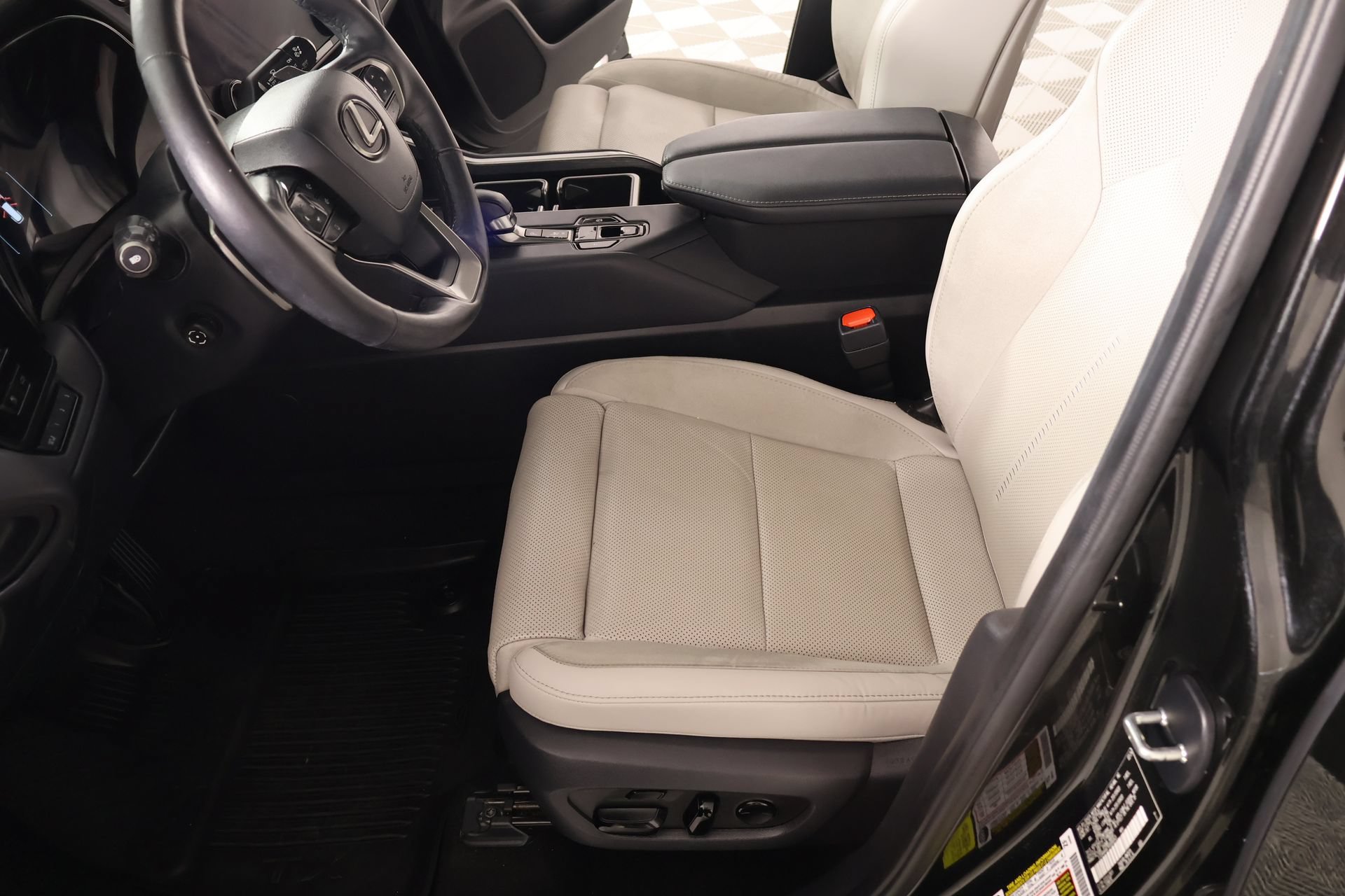 Used 2024 Lexus TX 350 FWD w/ Technology Package image 11