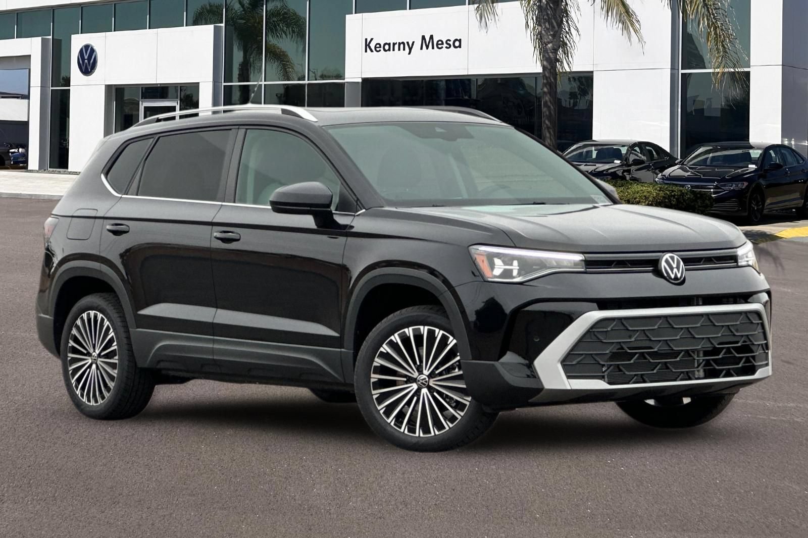 New 2026 Volkswagen Taos SE FWD image 2