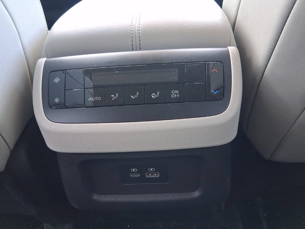 Used 2022 Nissan Pathfinder SL w/ Lighting Package (N92) AWD/4WD image 27