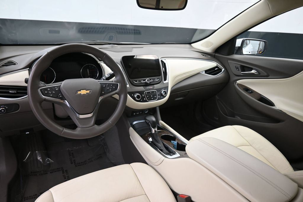 Used 2024 Chevrolet Malibu LT FWD image 12