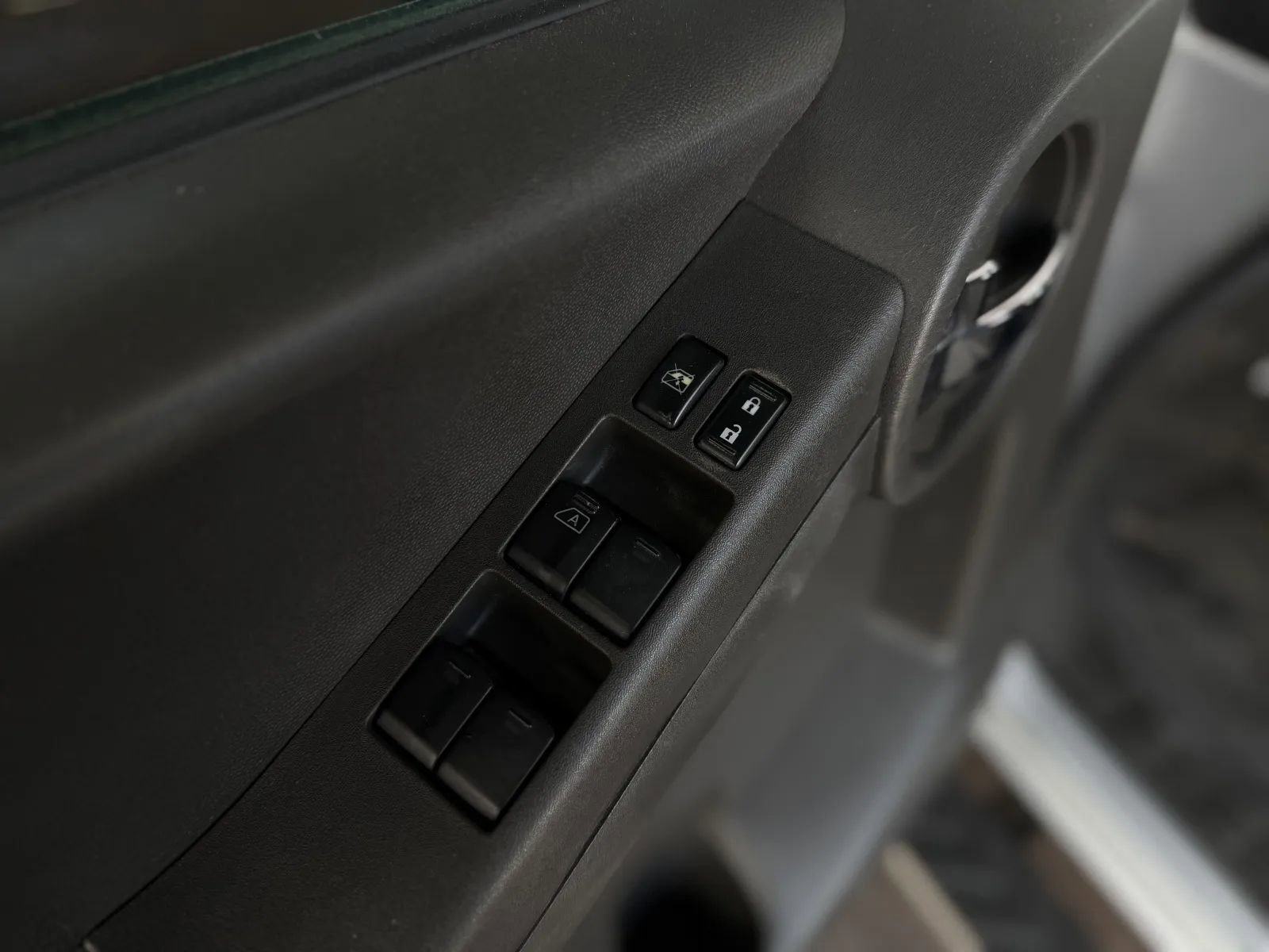 Used 2011 Nissan Xterra PRO-4X AWD/4WD image 22