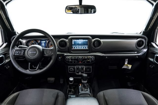 Used 2023 Jeep Gladiator Sport AWD/4WD image 12