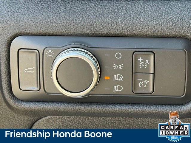 Used 2021 Ford Explorer XLT image 31