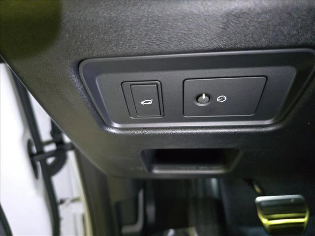 Certified 2024 Land Rover Discovery Dynamic SE image 22