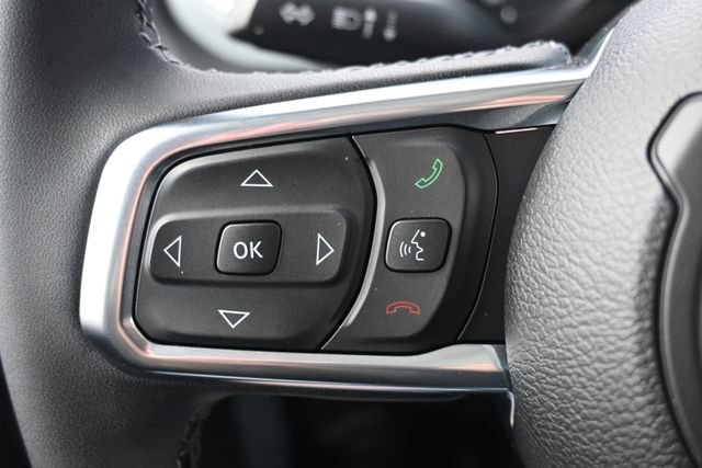 Used 2025 Jeep Wrangler Sahara image 38