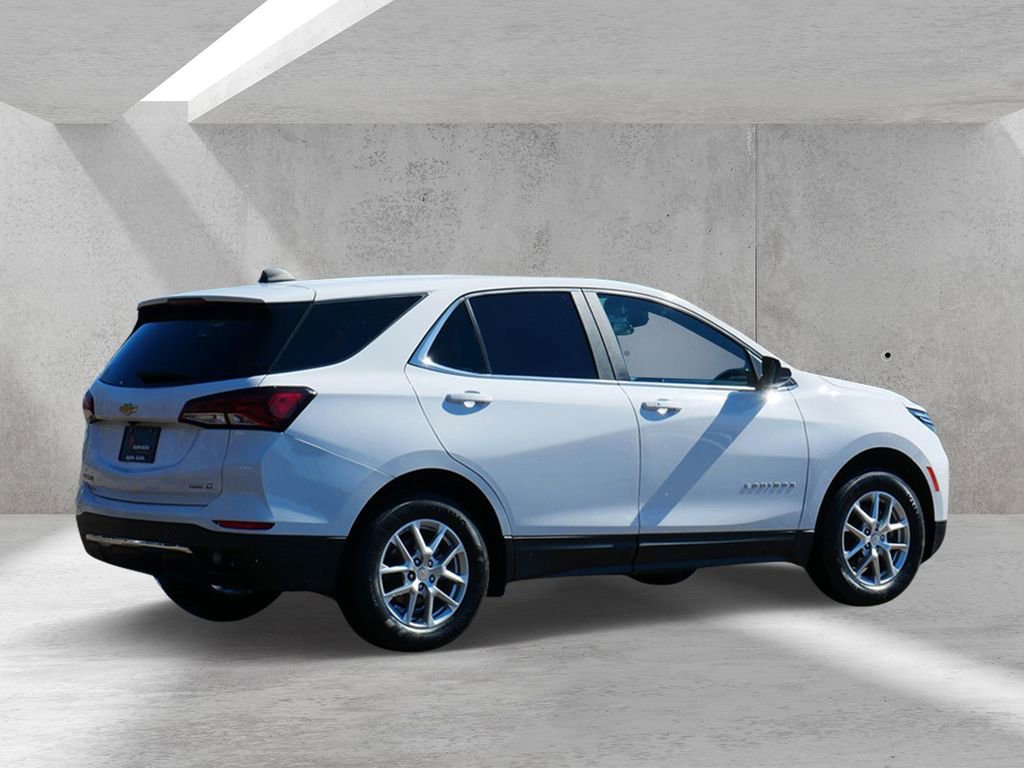 Used 2024 Chevrolet Equinox LT AWD/4WD image 3