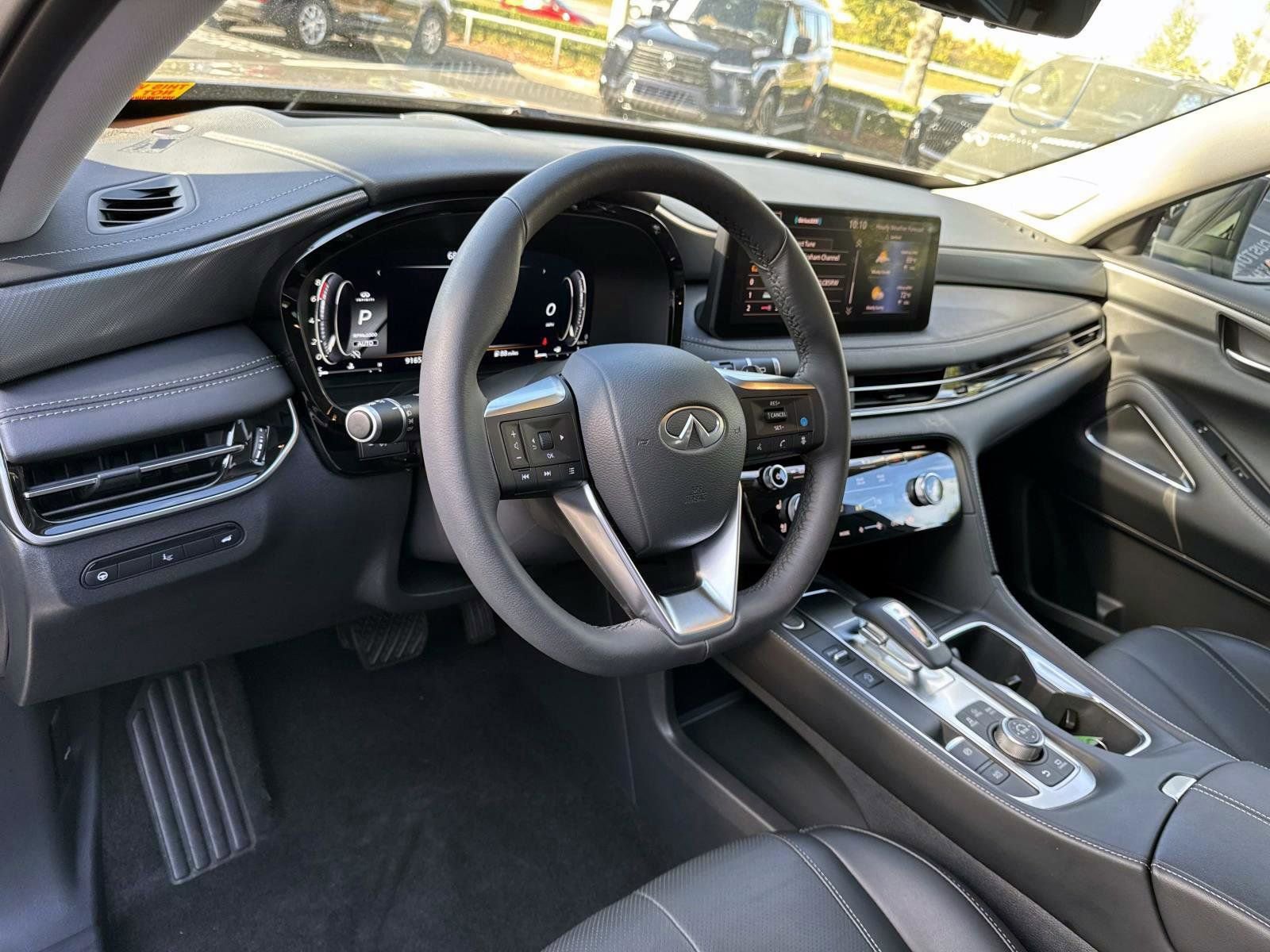 Certified 2025 INFINITI QX60 Luxe w/ Vision Package image 12