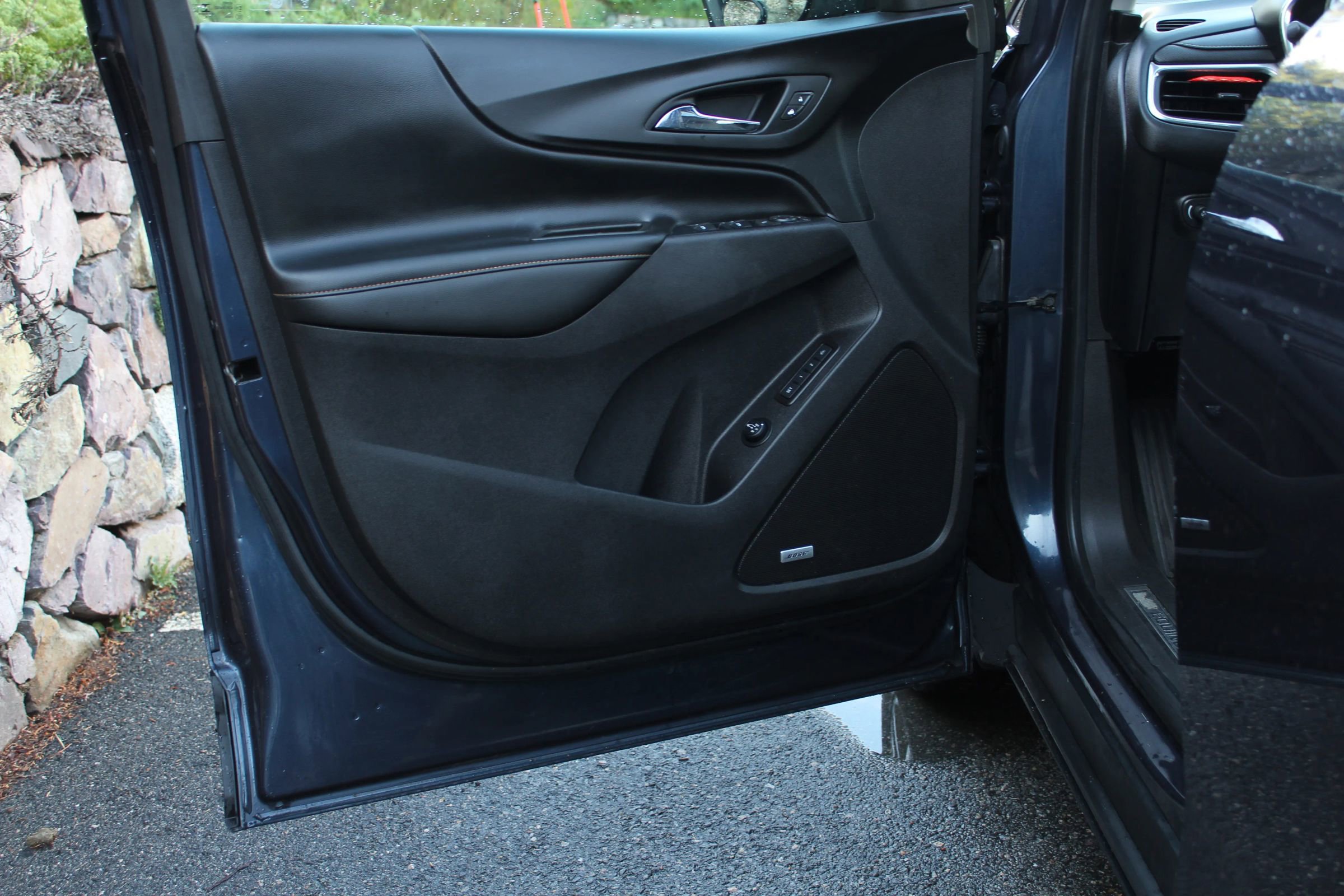 Used 2018 Chevrolet Equinox Premier image 12