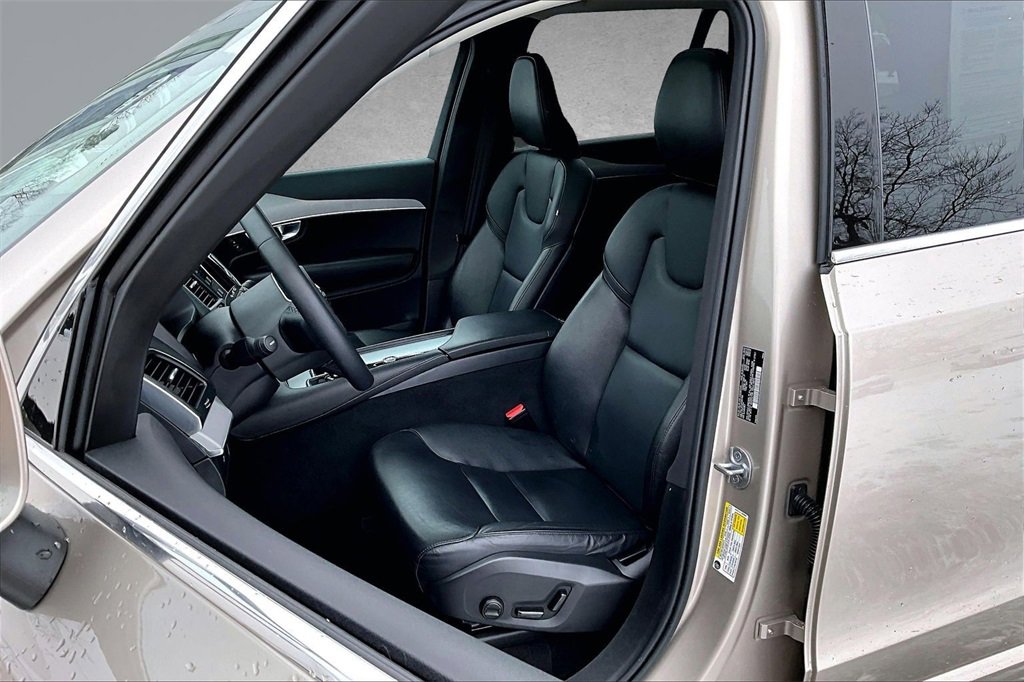 Certified 2023 Volvo XC90 B5 Core w/ Protection Package Premier image 21