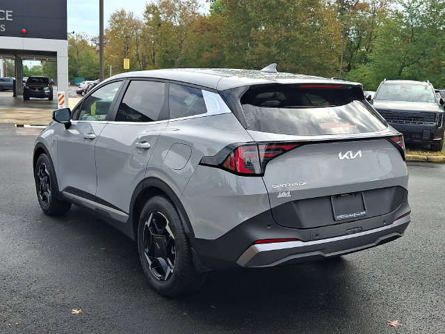 Certified 2026 Kia Sportage EX FWD image 4