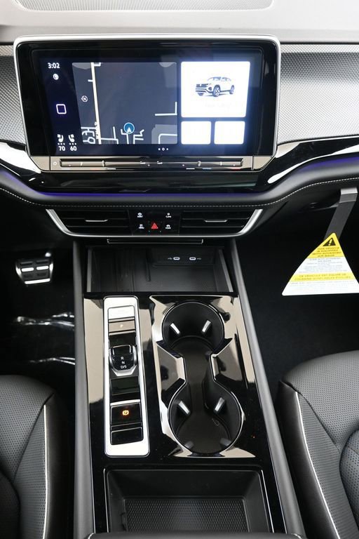 Used 2025 Volkswagen Atlas Cross Sport SEL Premium R-Line image 28