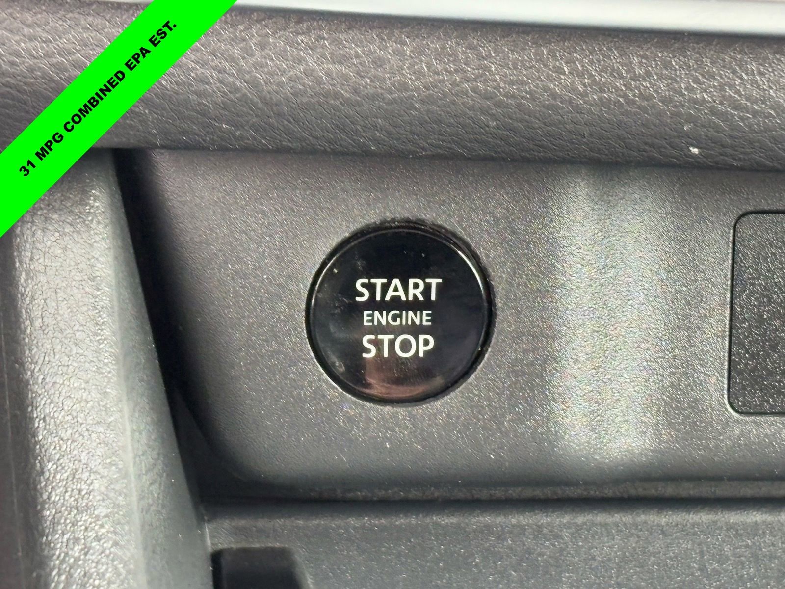 Used 2025 Nissan Rogue SV AWD/4WD image 24