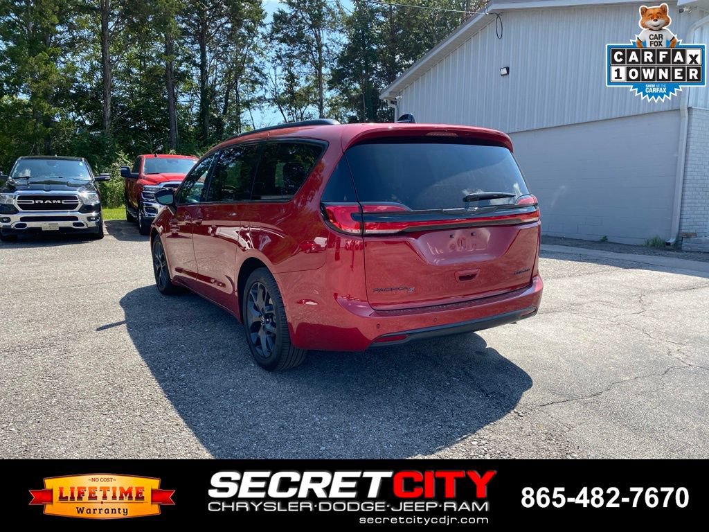 Used 2025 Chrysler Pacifica Limited FWD image 7