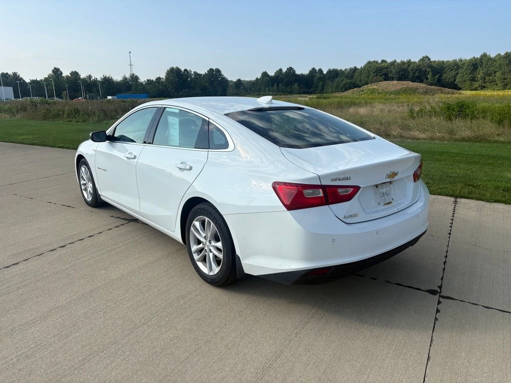 Used 2017 Chevrolet Malibu LT w/ Driver Confidence Package FWD image 4