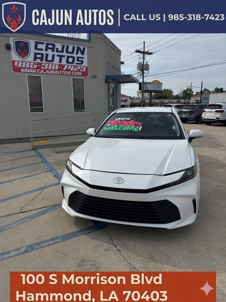 Used 2025 Toyota Camry LE FWD image 2