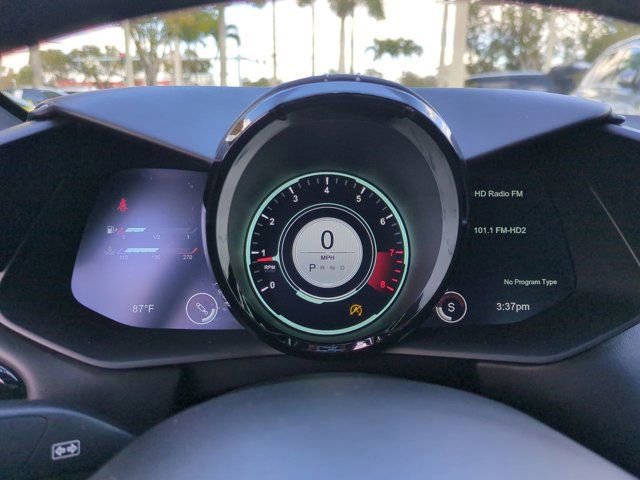 Used 2021 Aston Martin V8 Vantage Coupe image 23