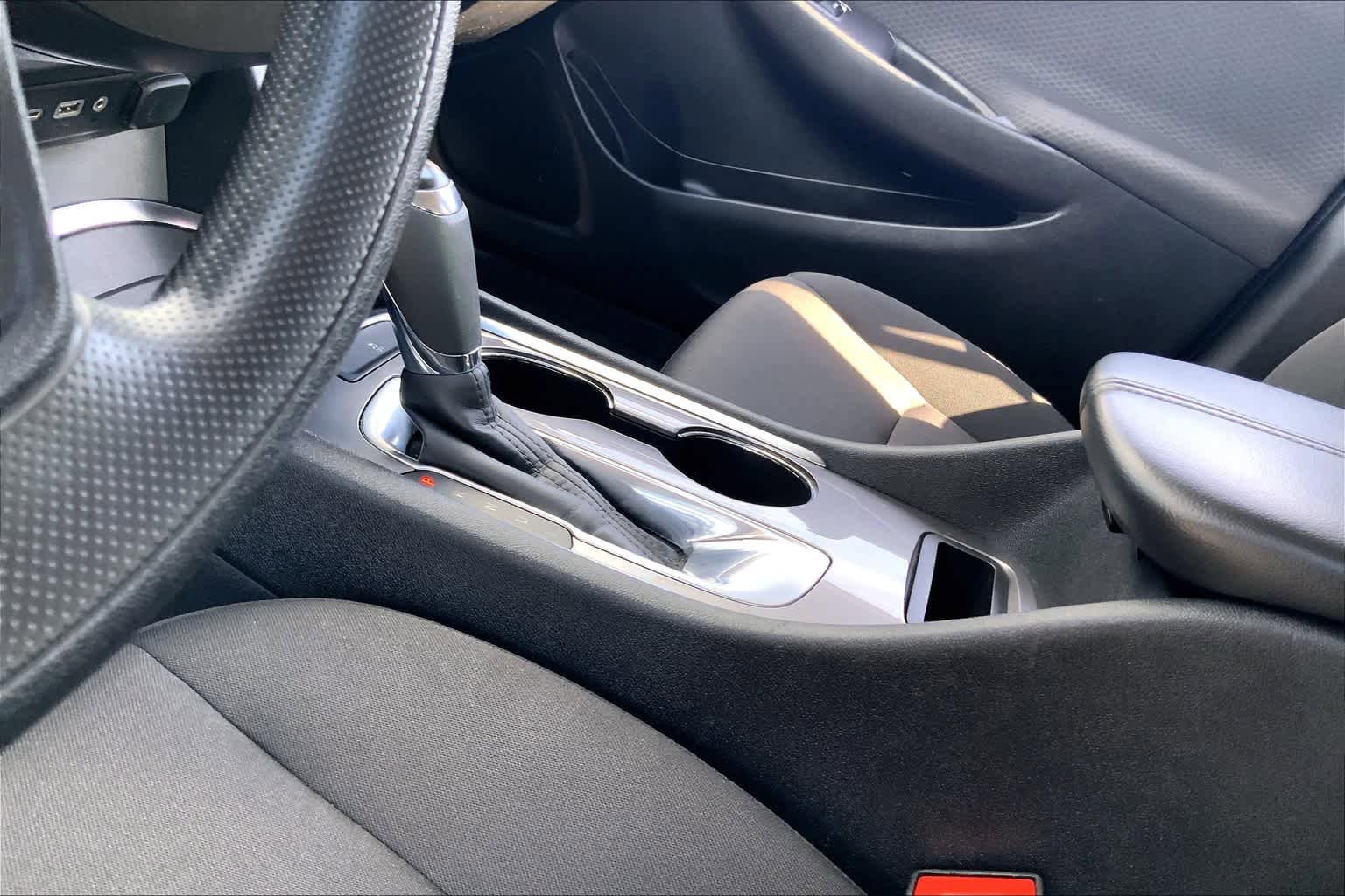 Used 2020 Chevrolet Malibu LT FWD image 17