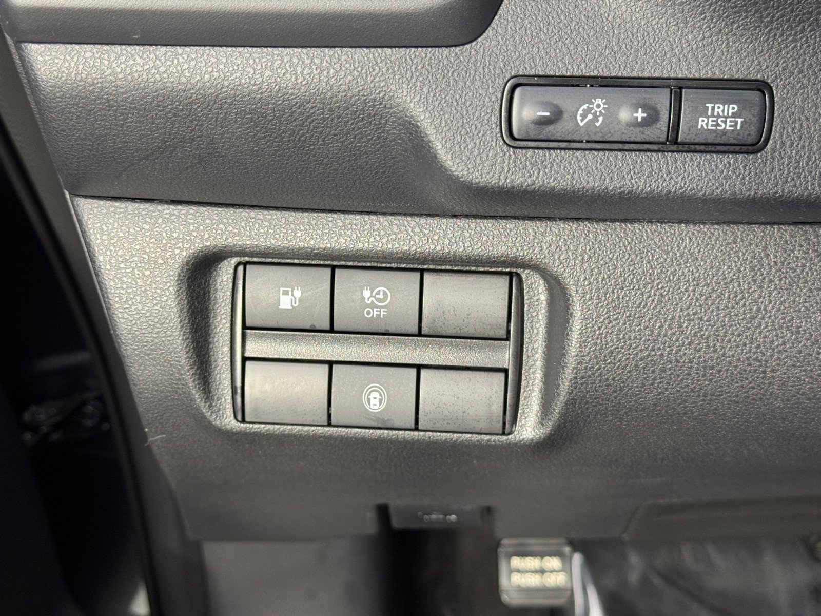 Used 2025 Nissan Leaf S image 16