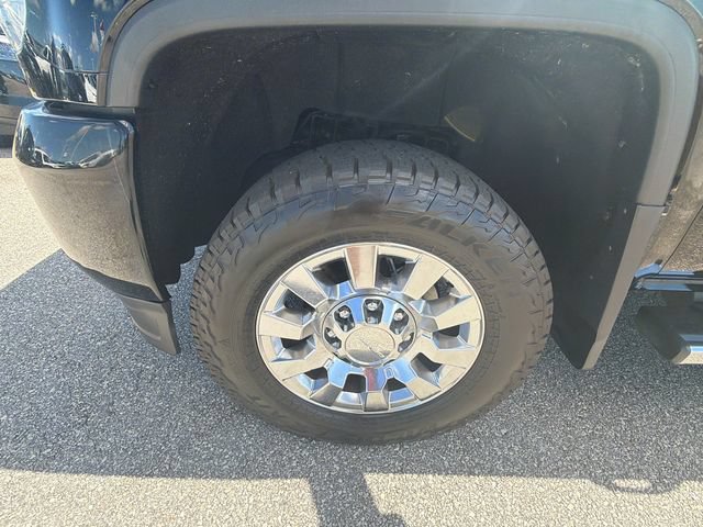 Used 2016 GMC Sierra 2500 Denali w/ Suspension Package, Off-Road AWD/4WD image 11