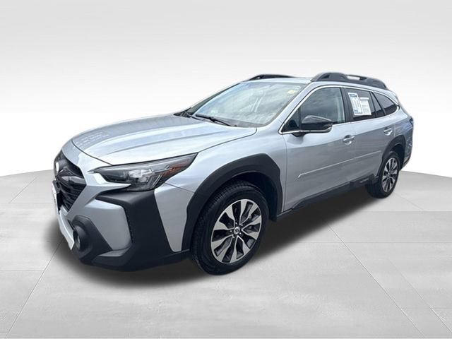 Used 2025 Subaru Outback Limited AWD/4WD image 3