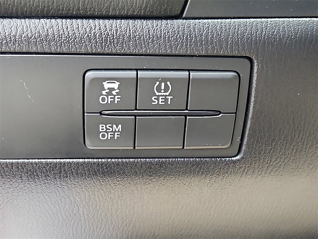 Used 2014 MAZDA MAZDA3 i Touring image 22