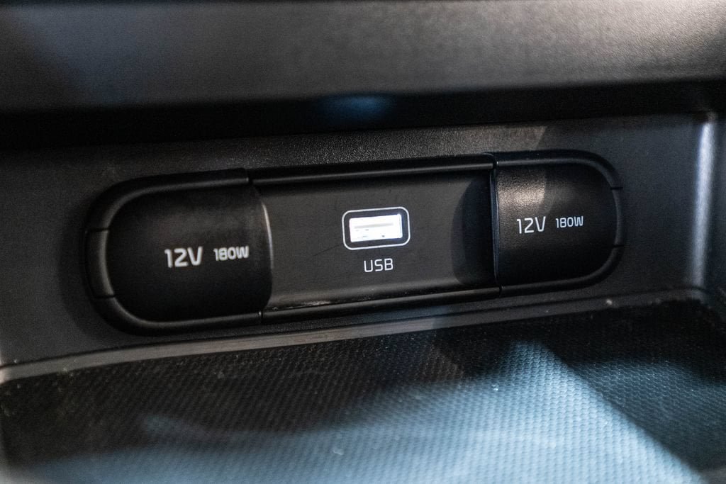 Used 2025 Kia Soul LX FWD image 24