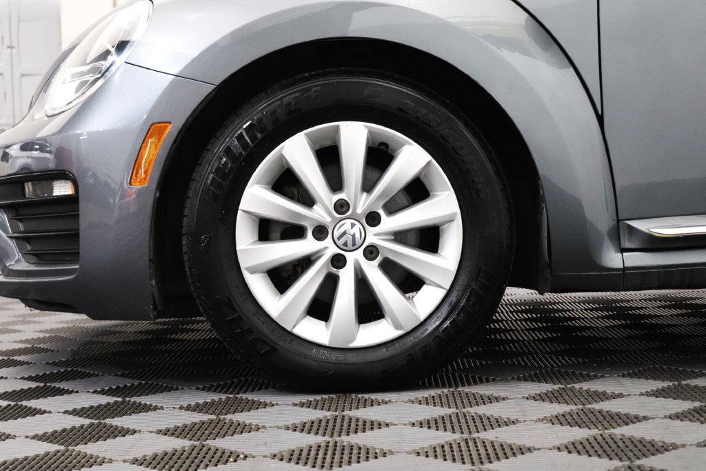 Used 2019 Volkswagen Beetle 2.0T S FWD image 5