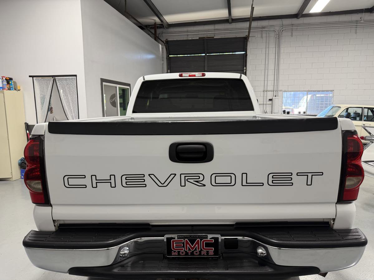 Used 2006 Chevrolet Silverado 2500 LS w/ Skid Plate Package AWD/4WD image 7