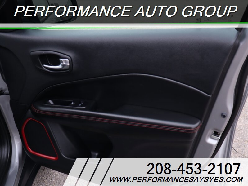 Used 2020 Jeep Compass Trailhawk image 16