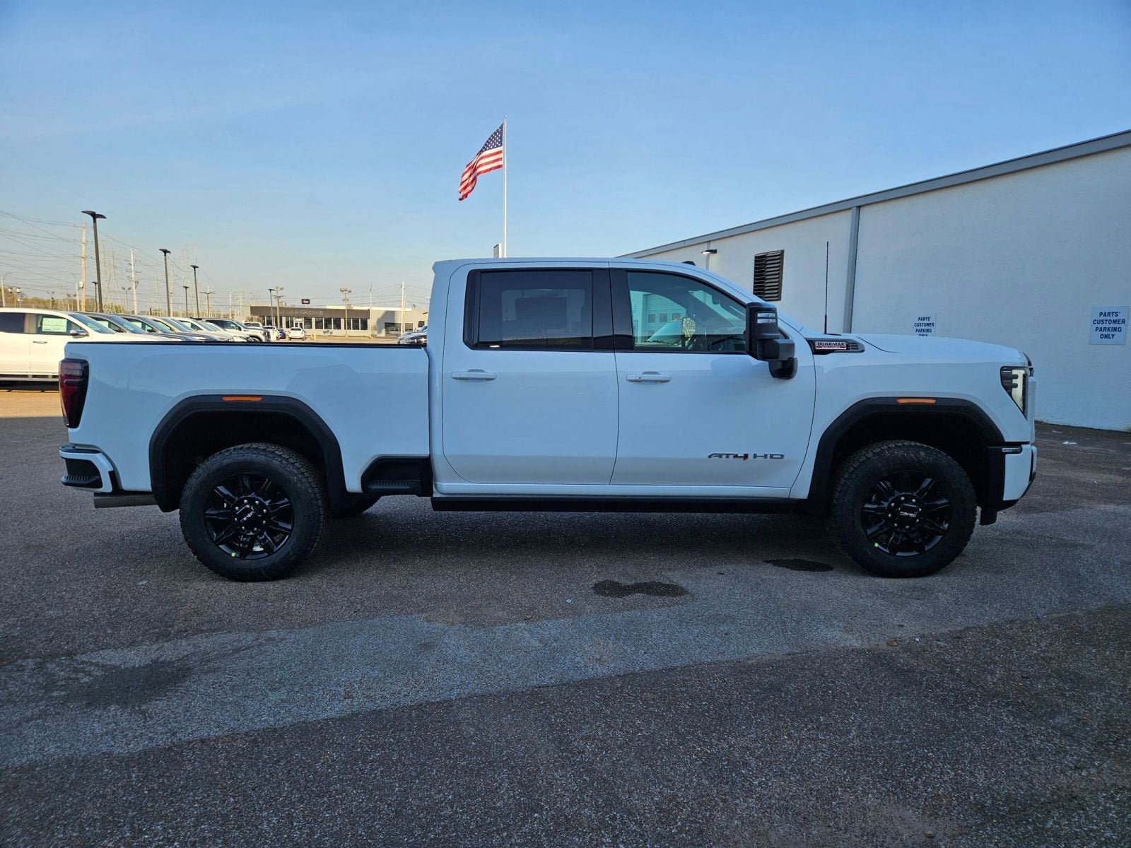 New 2026 GMC Sierra 2500 AT4 w/ AT4 Premium Plus Package AWD/4WD image 7