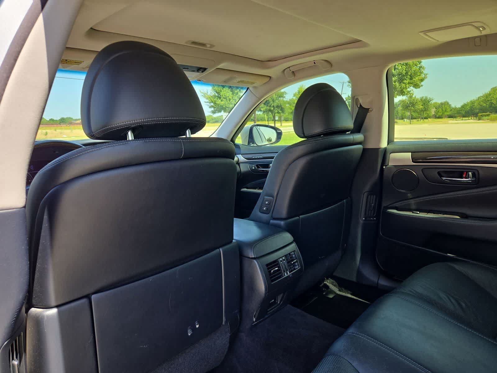 Used 2013 Lexus LS 460 w/ Comfort Pkg RWD image 16