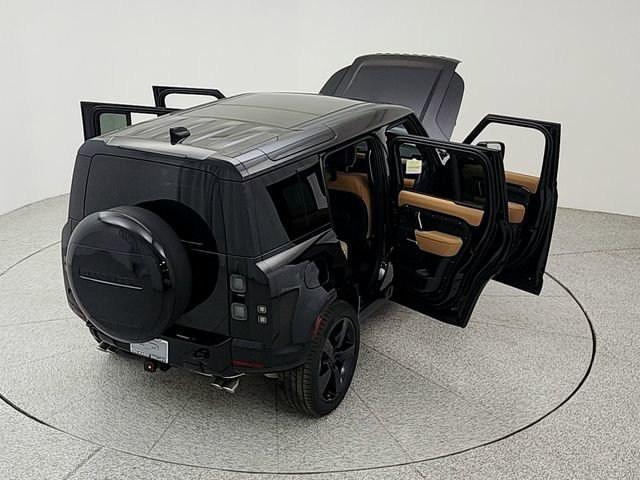 New 2026 Land Rover Defender 110 X-Dynamic SE AWD/4WD image 39