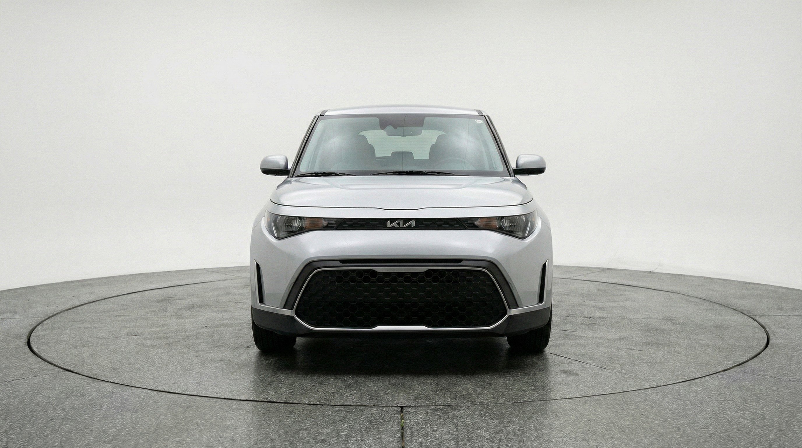 Used 2025 Kia Soul LX w/ LX Technology Package image 2