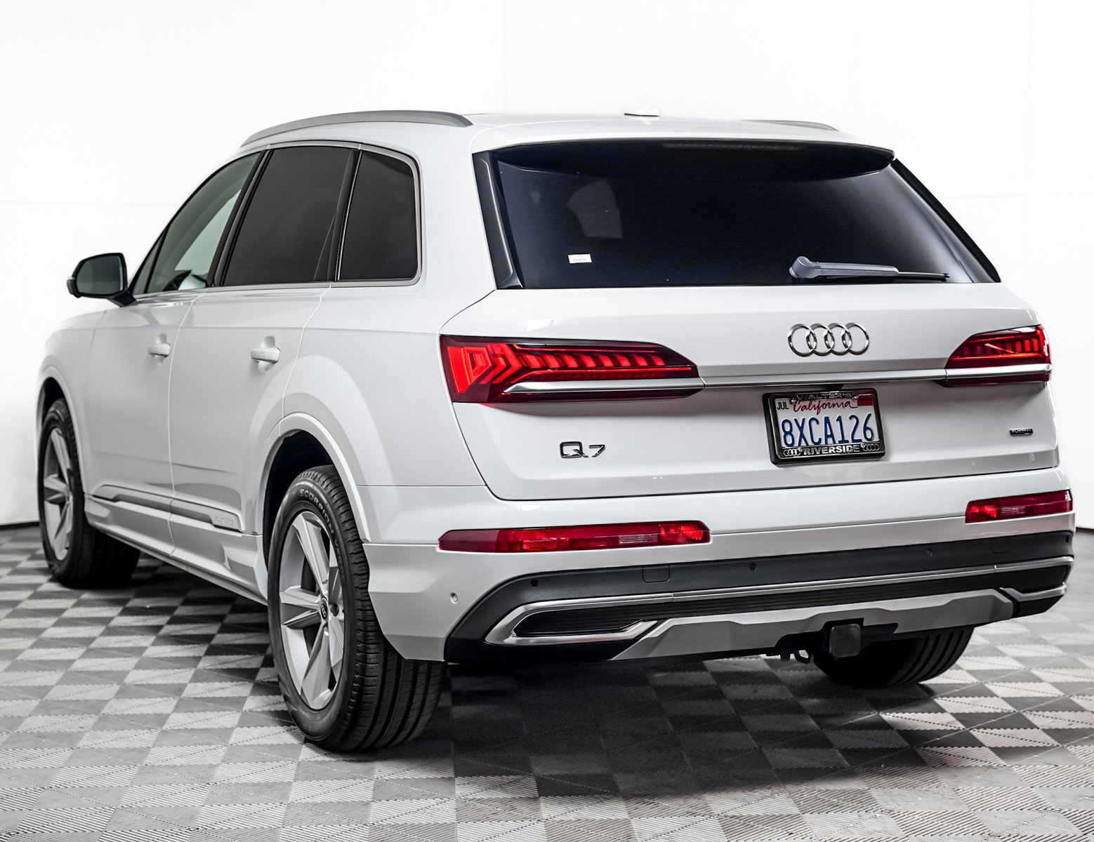 Used 2021 Audi Q7 2.0T Premium Plus w/ Premium Plus Package AWD/4WD image 2