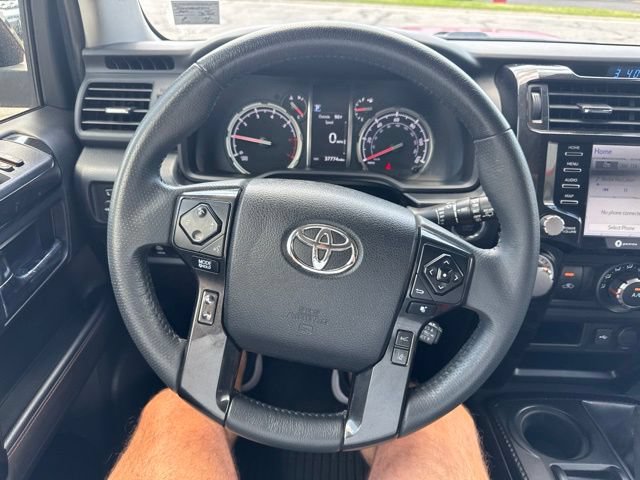 Used 2021 Toyota 4Runner Venture w/ Moonroof Package AWD/4WD image 17