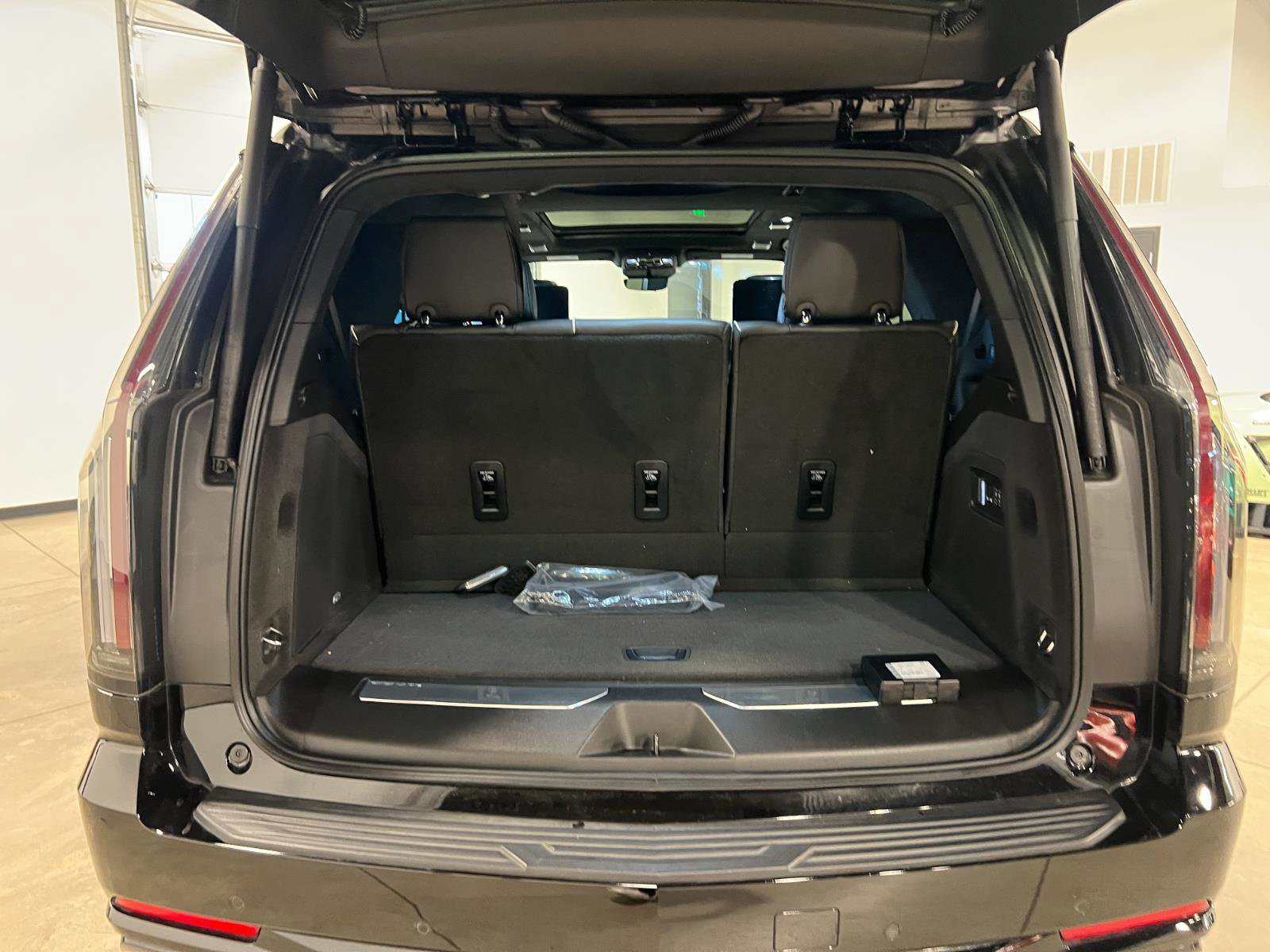 Used 2026 Cadillac Escalade V image 37