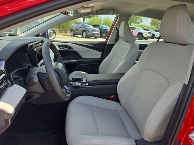 Used 2026 Toyota Camry XLE image 14