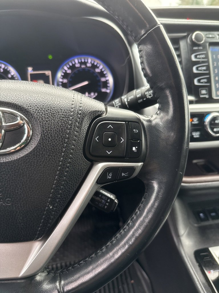 Used 2018 Toyota Highlander Limited Platinum image 38