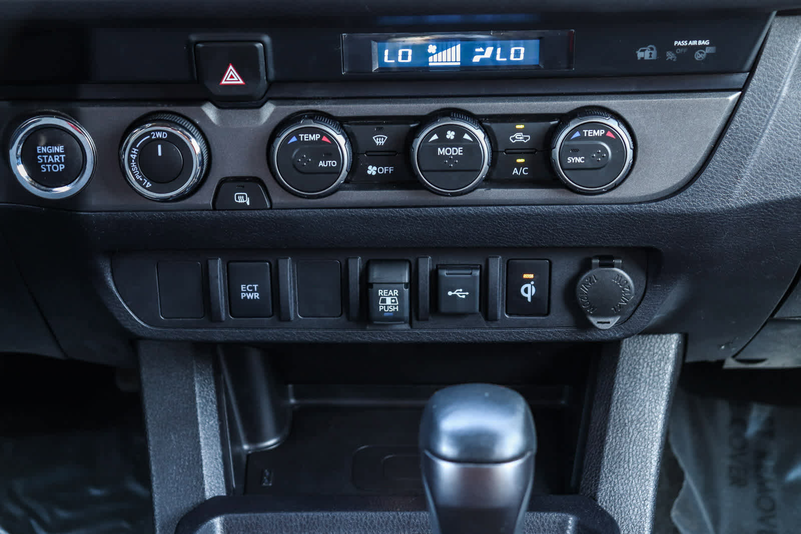 Used 2023 Toyota Tacoma TRD Off-Road image 18