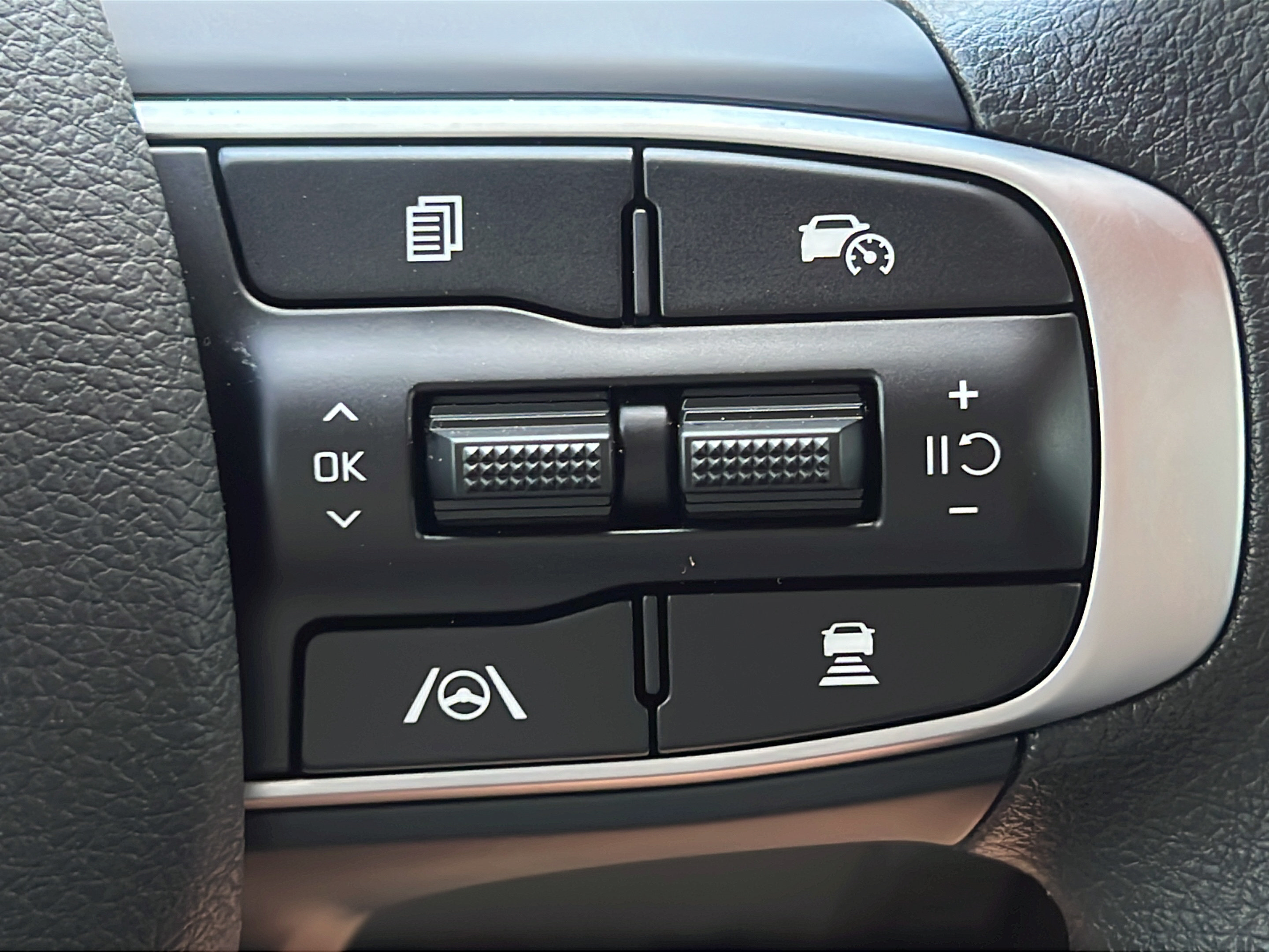 New 2026 Kia K5 LXS FWD image 18