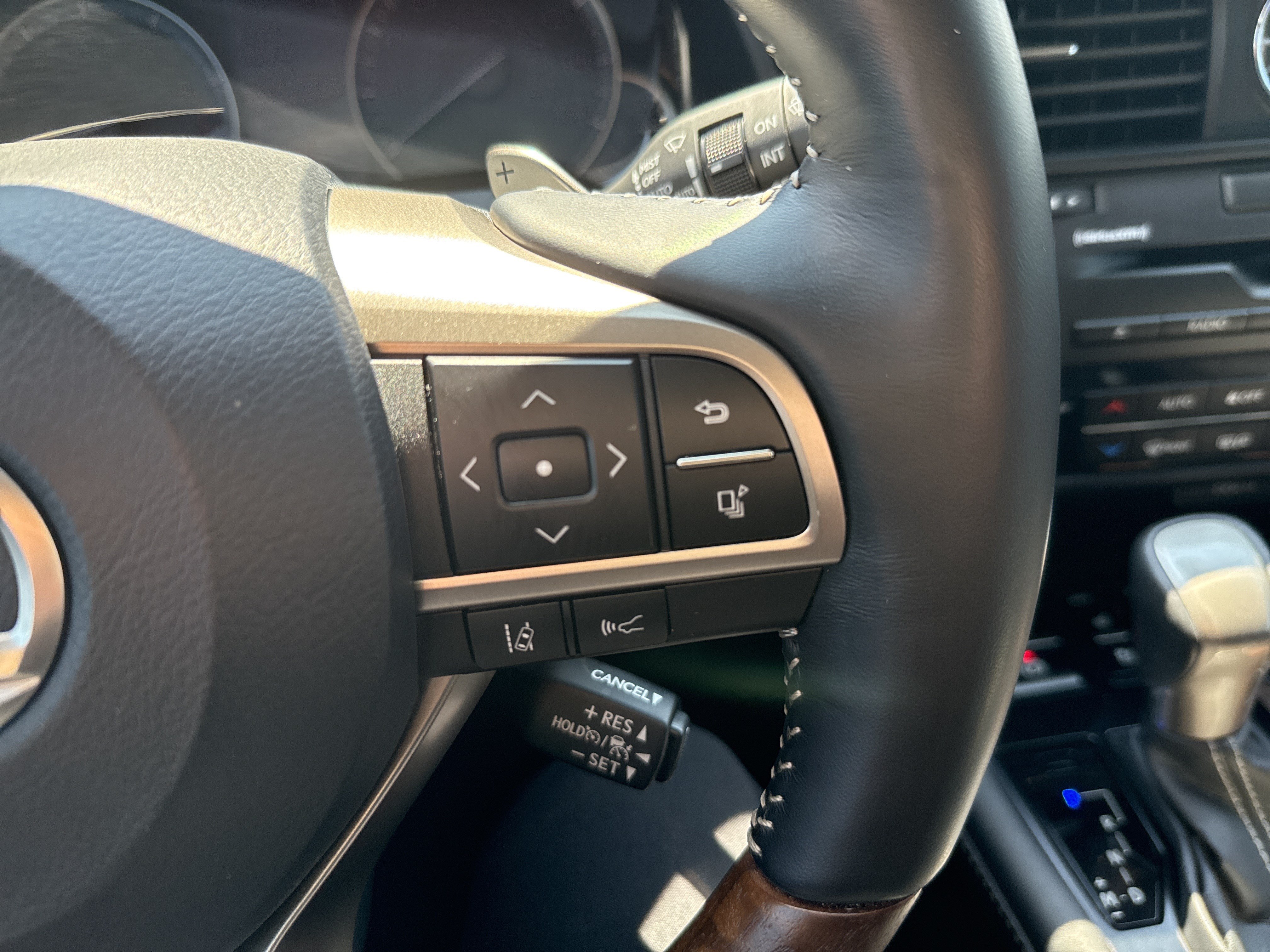 Used 2022 Lexus RX 350L FWD w/ Premium Package image 23