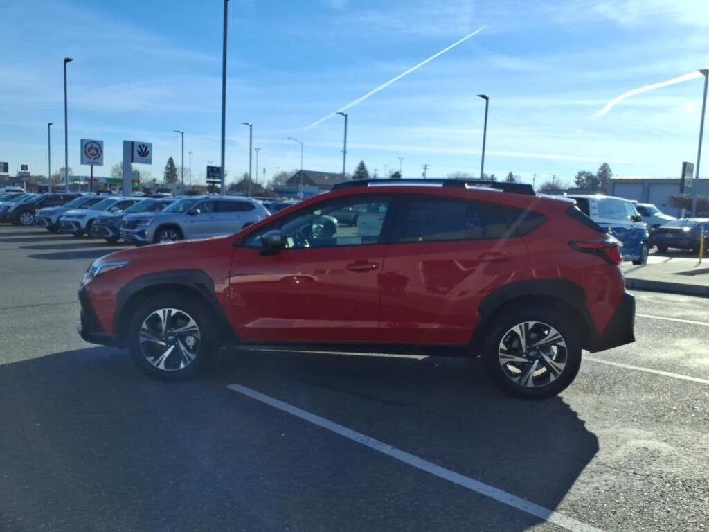 Used 2024 Subaru Crosstrek 2.0i Premium w/ Crosstrek Mirror Package AWD/4WD image 5
