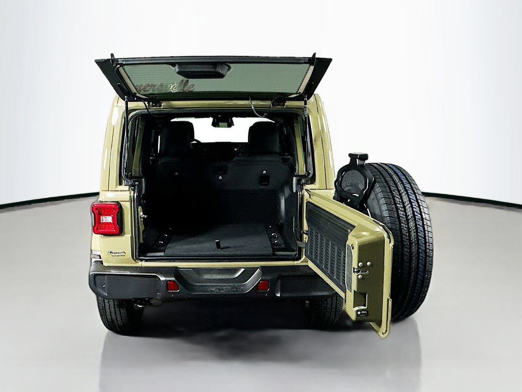 New 2026 Jeep Wrangler Unlimited Sahara AWD/4WD image 16