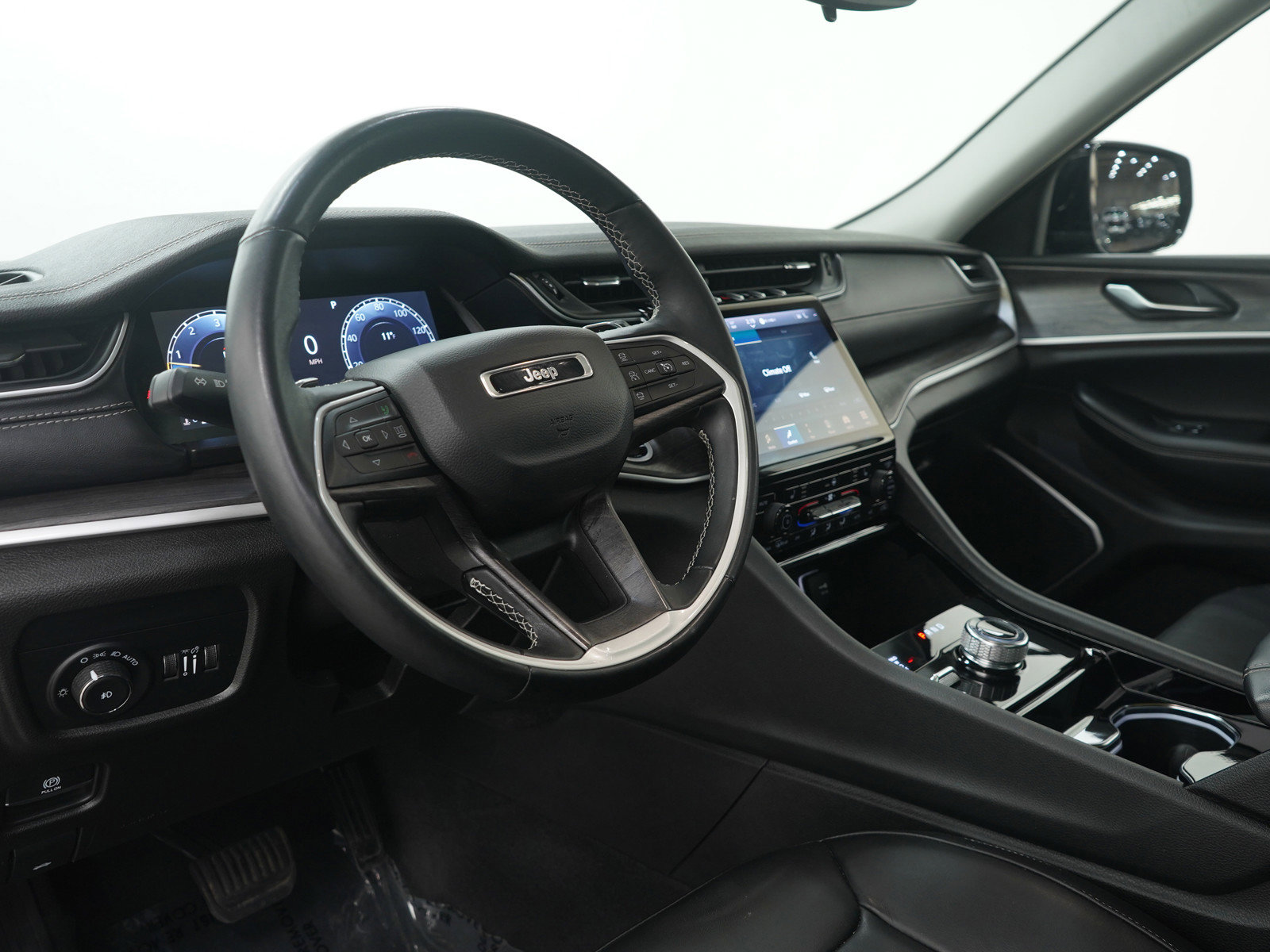 Used 2022 Jeep Grand Cherokee L Limited w/ Trailer Tow Group (B) image 27