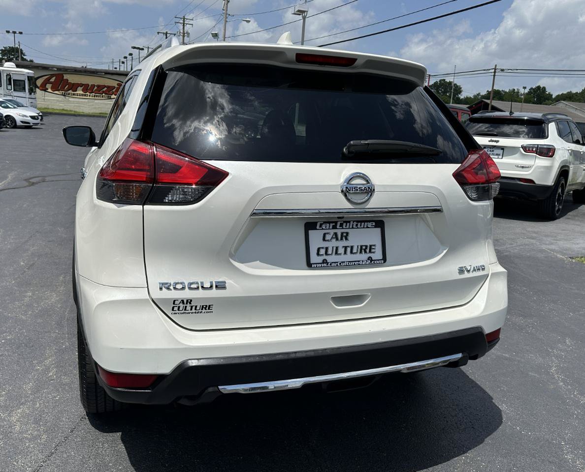 Used 2017 Nissan Rogue SV AWD/4WD image 12