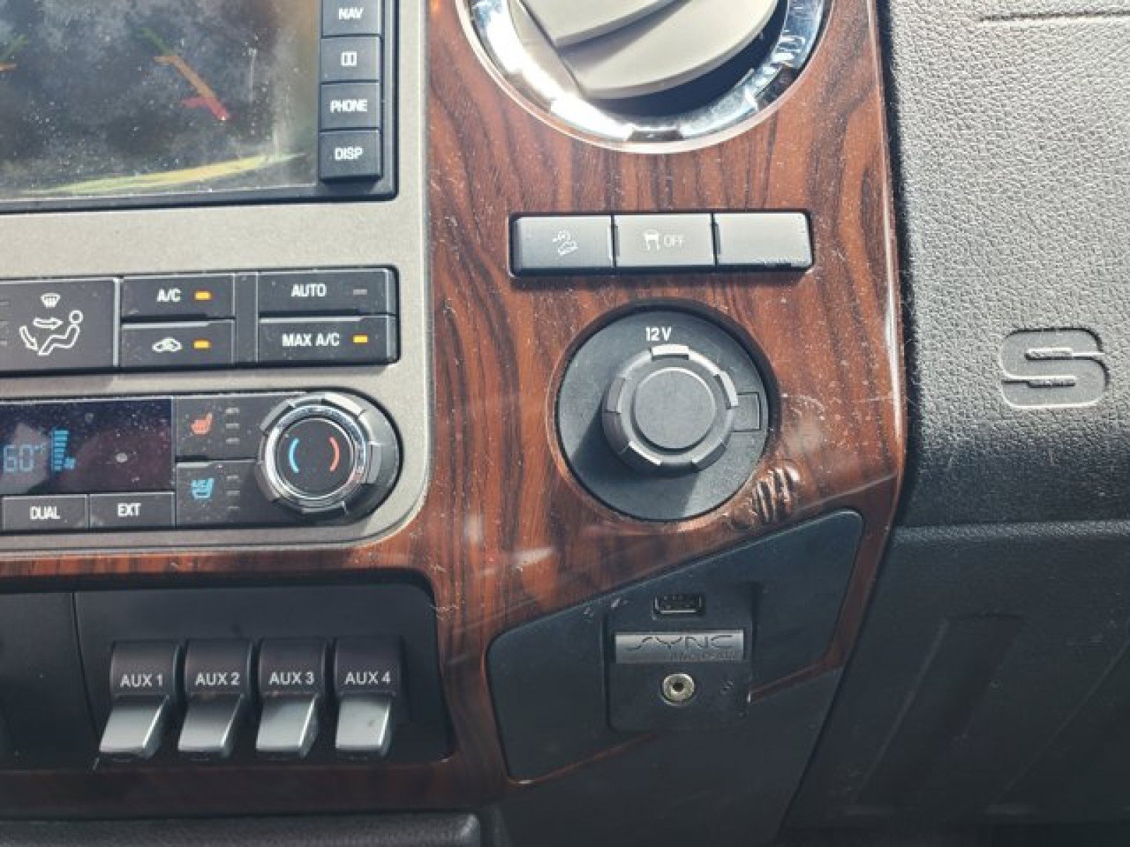 Used 2012 Ford F250 Lariat w/ Chrome Pkg AWD/4WD image 23
